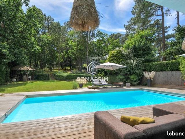 Villa 5 pièces 200 m²