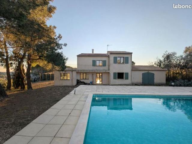 Villa 5 pièces 200 m²