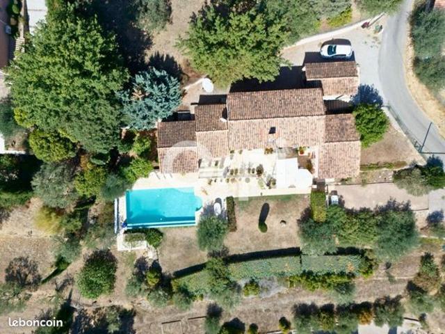 Villa 5 pièces 200 m²