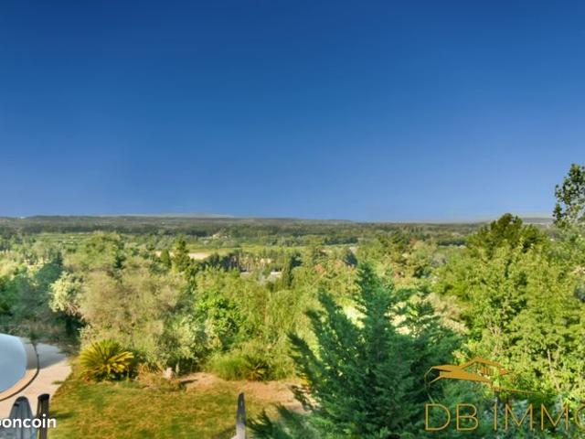 Villa 5 pièces 200 m²