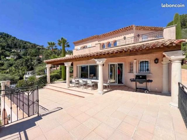 Villa 5 pièces 200 m²