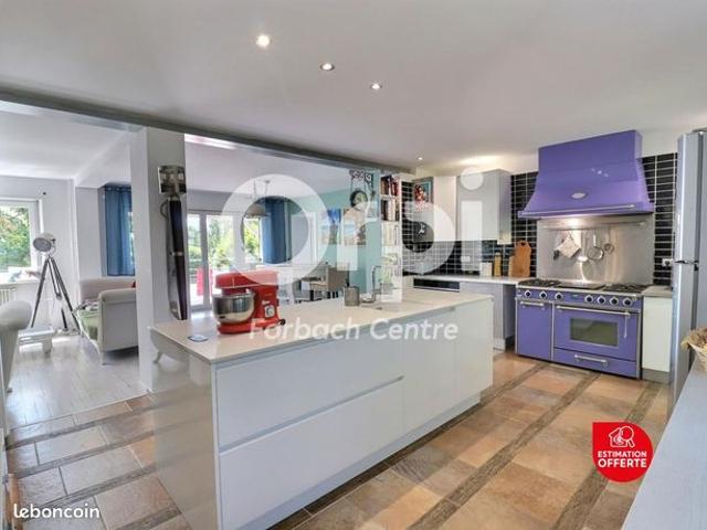 Villa 5 pièces 201 m²