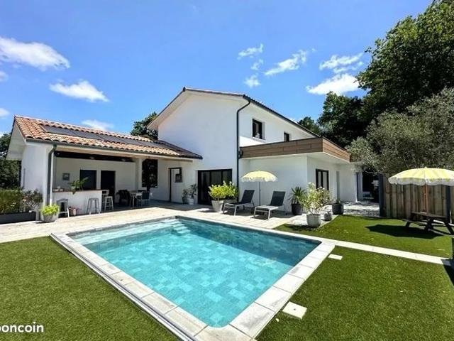 Villa 5 pièces 202 m²