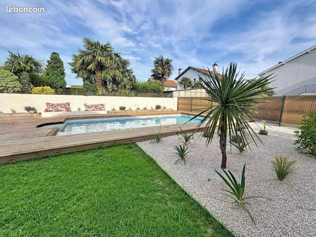 Villa 5 pièces 202 m²