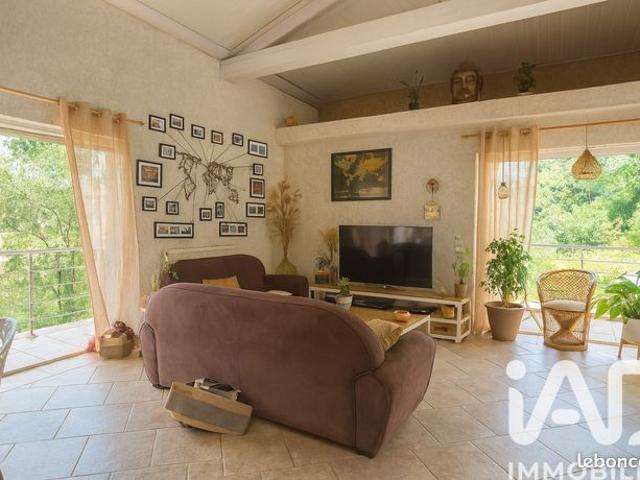 Villa 5 pièces 203 m²