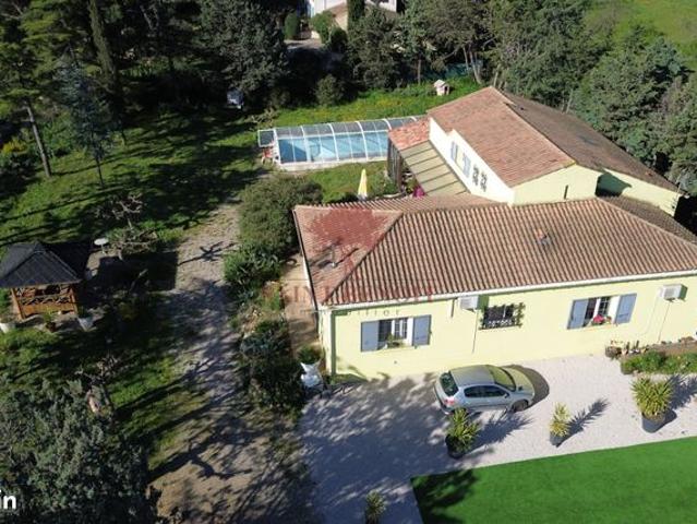 Villa 5 pièces 203 m²