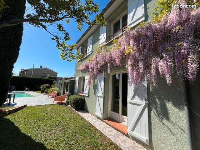 Villa 5 pièces 203 m²