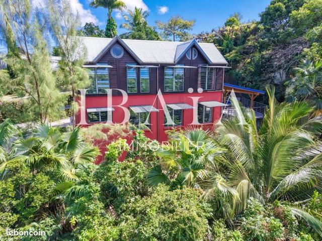 Villa 5 pièces 204 m²