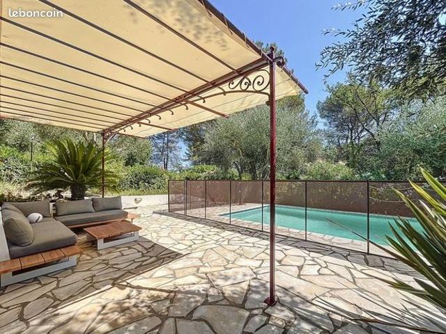Villa 5 pièces 204 m²