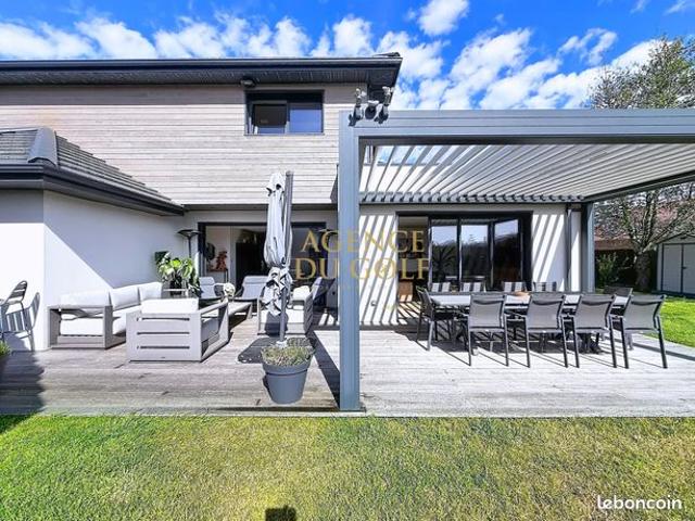 Villa 5 pièces 204 m²