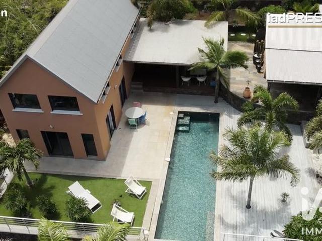 Villa 5 pièces 205 m²