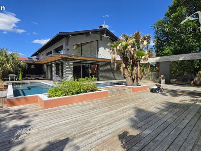 Villa 5 pièces 205 m²