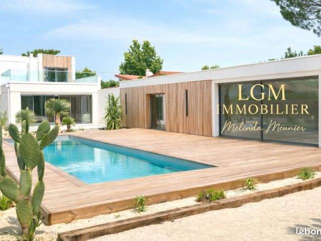 Villa 5 pièces 205 m²