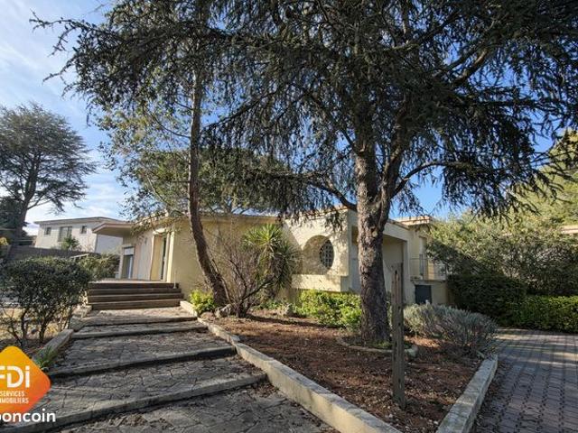 Villa 5 pièces 205 m²