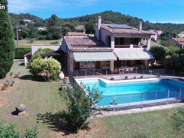 Villa 5 pièces 207 m²