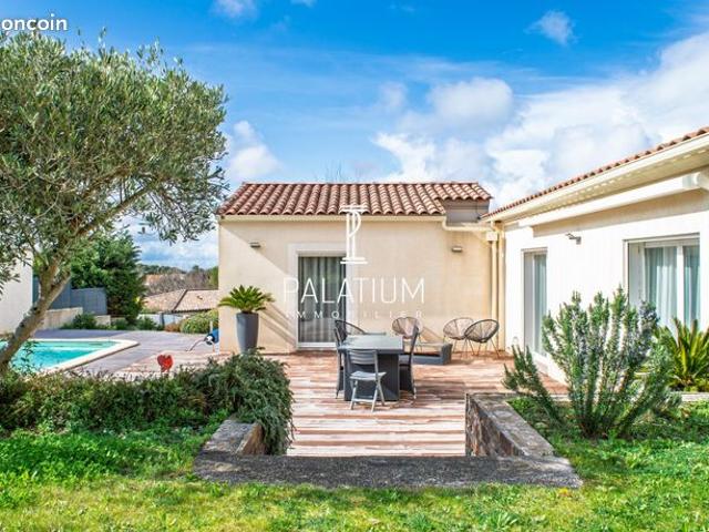 Villa 5 pièces 207 m²