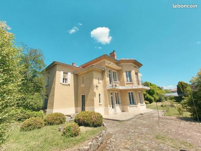 Villa 5 pièces 208 m²
