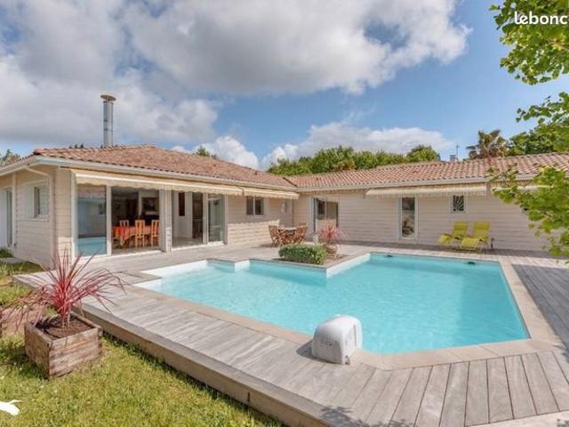 Villa 5 pièces 209 m²
