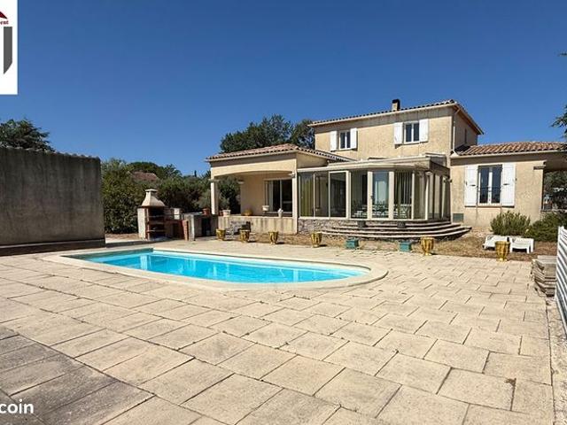 Villa 5 pièces 210 m²