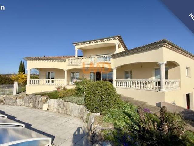 Villa 5 pièces 210 m²