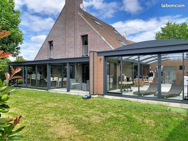 Villa 5 pièces 210 m²
