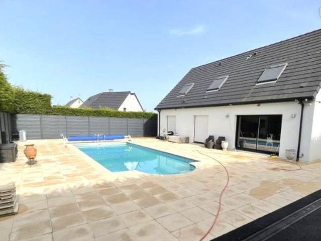 Villa 5 pièces 210 m²