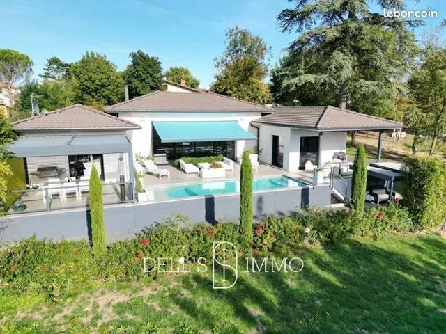 Villa 5 pièces 212 m²