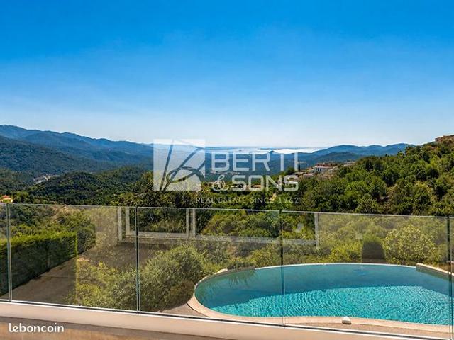 Villa 5 pièces 212 m²