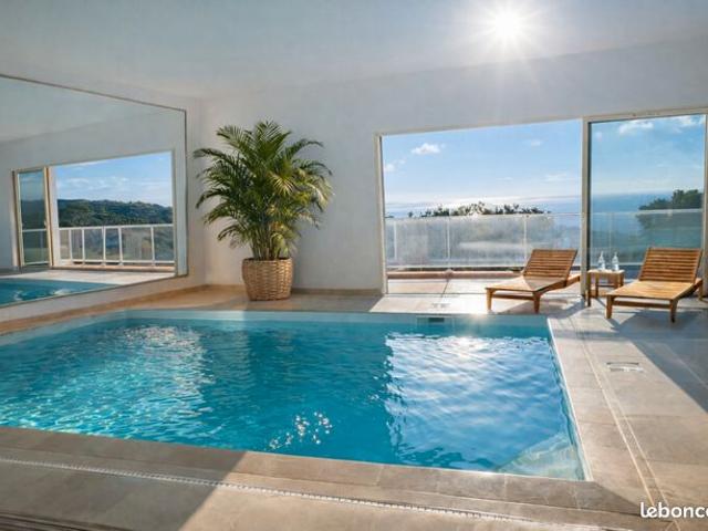 Villa 5 pièces 213 m²