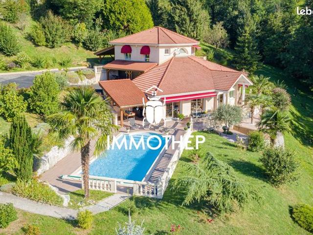 Villa 5 pièces 214 m²