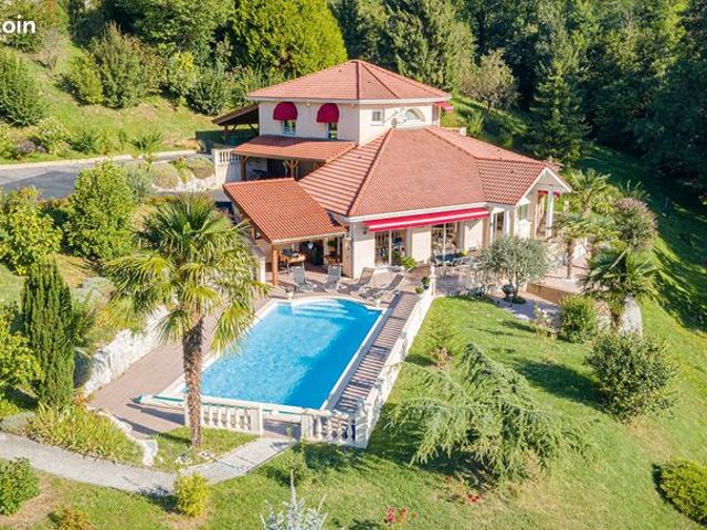 Villa 5 pièces 214 m²