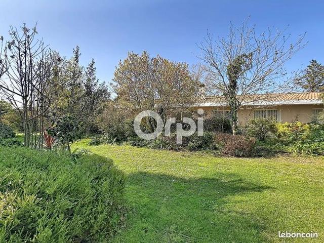 Villa 5 pièces 214 m²