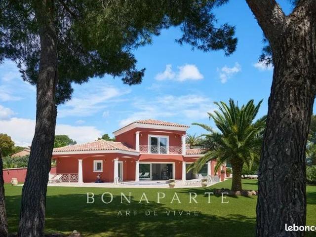 Villa 5 pièces 215 m²
