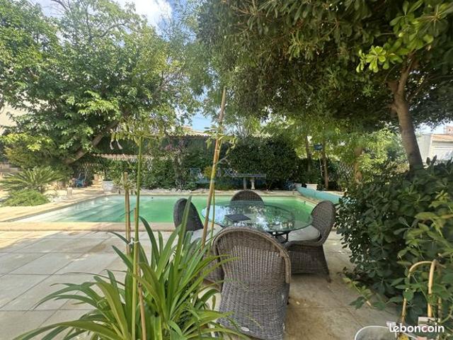 Villa 5 pièces 215 m²