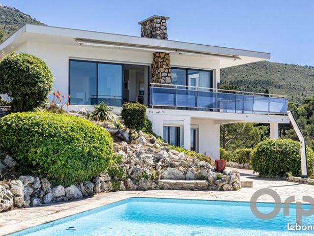 Villa 5 pièces 217 m²