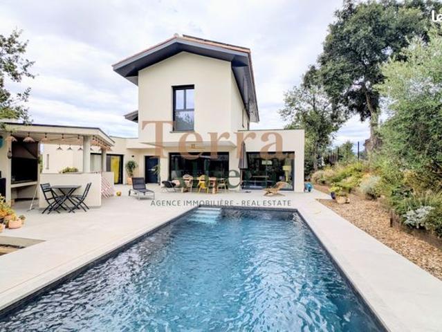Villa 5 pièces 218 m²