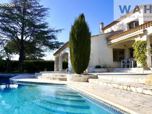 Villa 5 pièces 220 m²