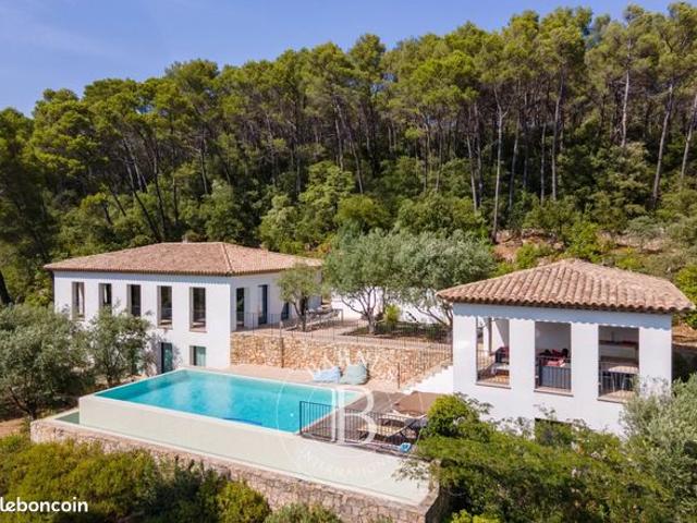 Villa 5 pièces 220 m²