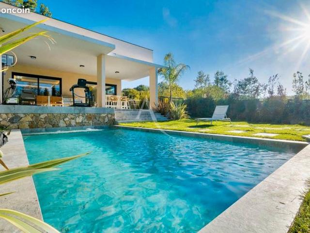 Villa 5 pièces 220 m²