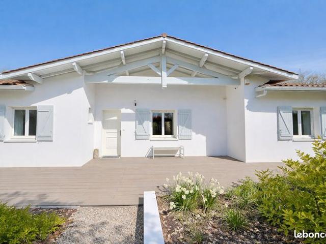 Villa 5 pièces 220 m²