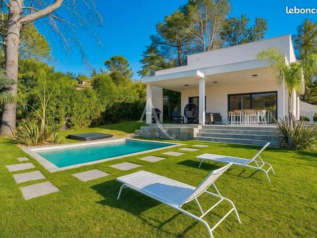 Villa 5 pièces 220 m²