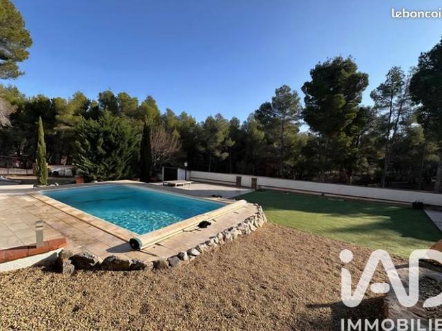 Villa 5 pièces 220 m²