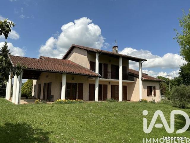 Villa 5 pièces 221 m²