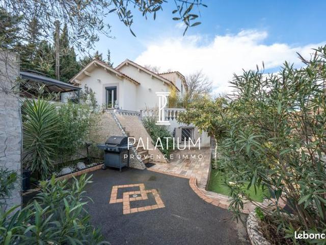 Villa 5 pièces 221 m²
