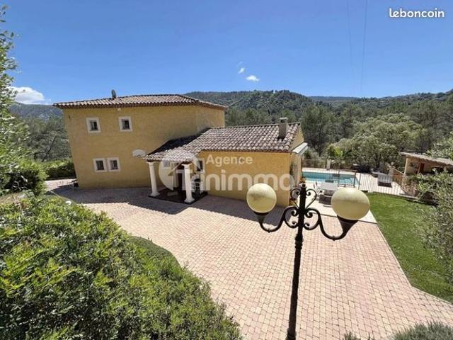 Villa 5 pièces 222 m²