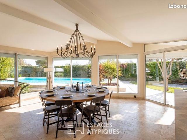 Villa 5 pièces 222 m²