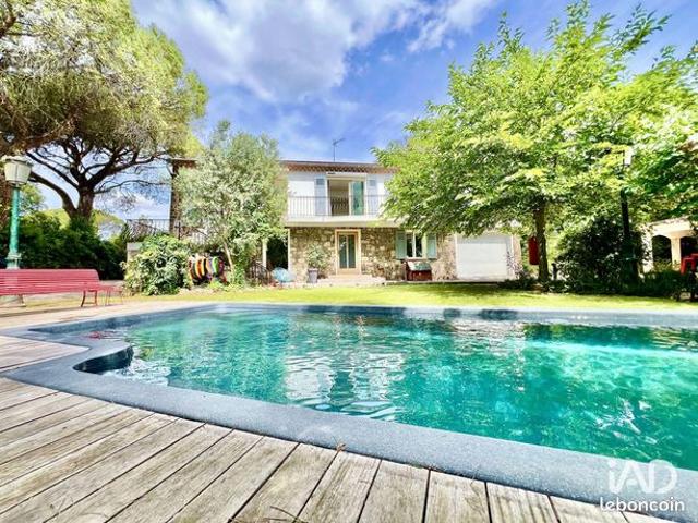 Villa 5 pièces 223 m²