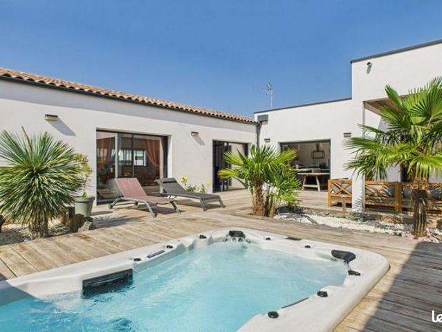 Villa 5 pièces 223 m²