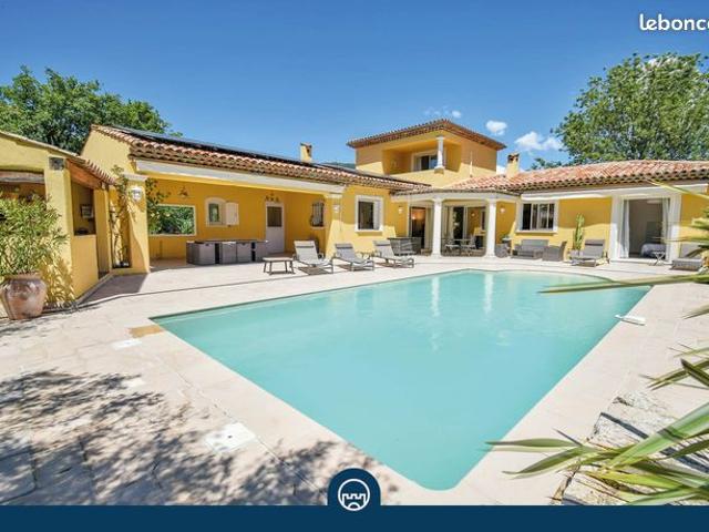 Villa 5 pièces 224 m²