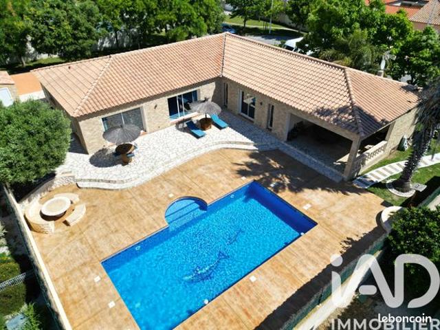 Villa 5 pièces 225 m²